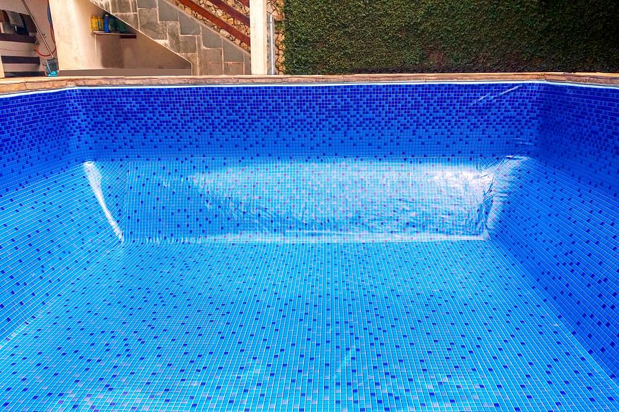 brittle pool liner