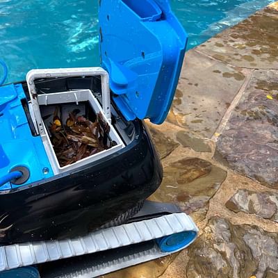 How to Choose the Right Automatic Pool Cleaner: A Review-Based Approach