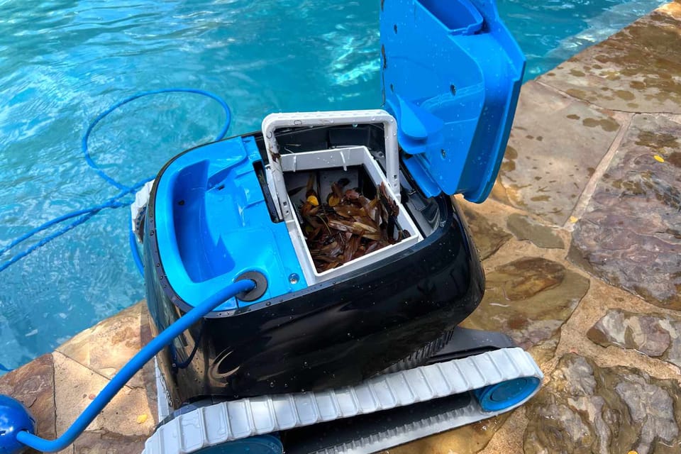 How to Choose the Right Automatic Pool Cleaner: A Review-Based Approach
