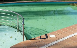 What are the best pool cleaning techniques for both aesthetics and cleanliness?